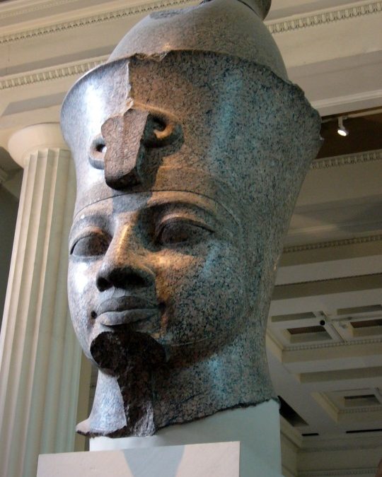 Amenófis III (9º) – XVIII Dinastia